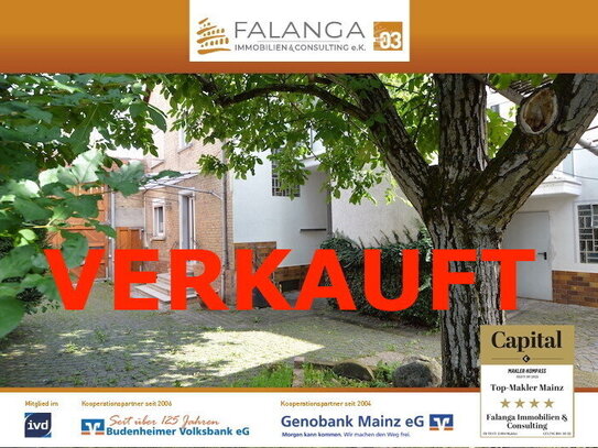 FALANGA IMMOBILIEN - Begehrte HOFREITE mit Nebengebäuden, einem herrlichen GARTEN und HOF in Harxheim!