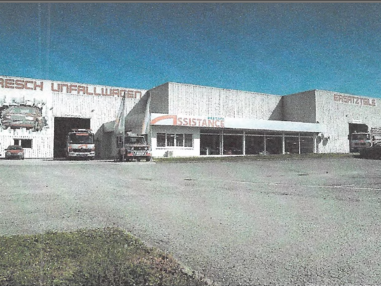 Großzügige Lagerhalle mit Büro