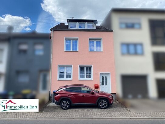 SAARLOUIS: 126 M² WOHNHAUS MIT TERASSE UND GARTEN IN TOP LAGE !