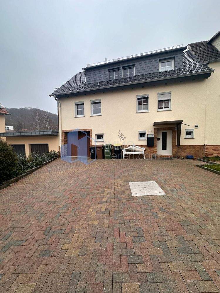 Modernisierte DHH mit Wohlfühlambiente in guter Lage von Habichtswald-Dörnberg