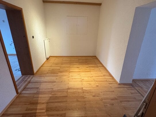 Ruhige 2,5 Zimmer Wohnungen, frisch renoviert