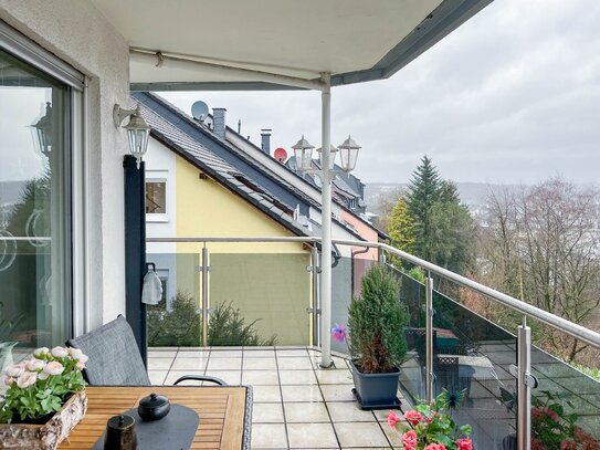 Mit Blick ins Grüne: Wohnen mit besonderer Aussicht, idealer Aufteilung und Tiefgaragenstellplatz!