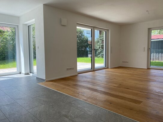 Neuwertige, helle Gartenwohnung mit Terrasse und EBK in Benediktbeuern