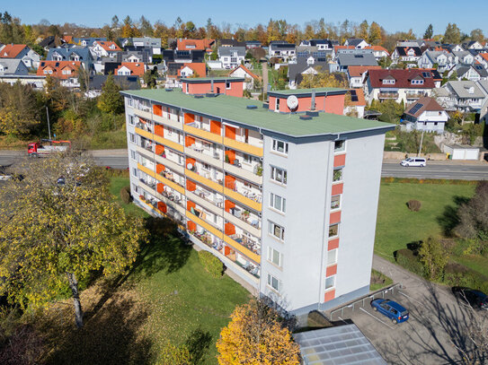 Perfekt für Paare und Familien: Modernisierte Wohnung mit Balkon und Garage