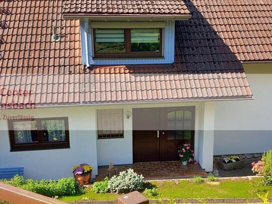 Zweifamilienhaus mit toller Lage und Aussicht in Forbach-Langenbrand!