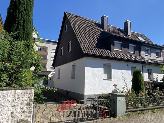 Gelegenheit! Schöne Doppelhaushälfte mit Potenzial in ruhiger Lage in Uhingen mit Garage und Garten!