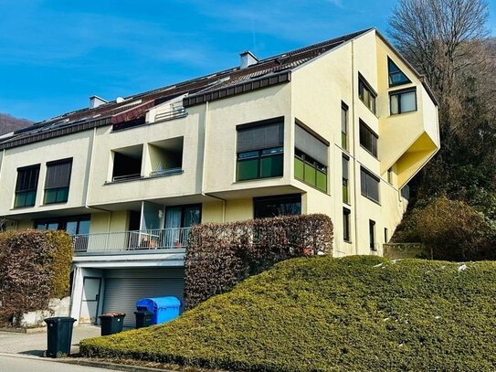 1,5-Zimmer-Wohlfühlnest in Bad Urach - Sonne, Ruhe und Burgblick inklusive!