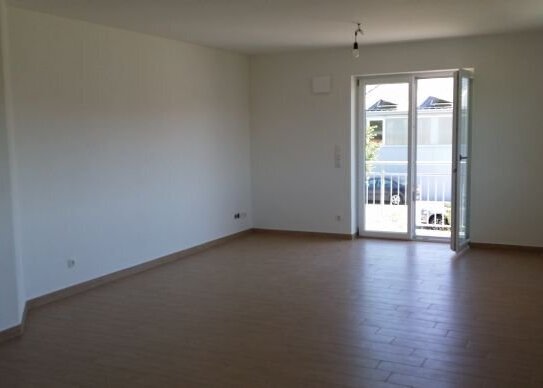 3 Zimmer Wohnung 85qm EG mit Terrasse und Gartenanteil