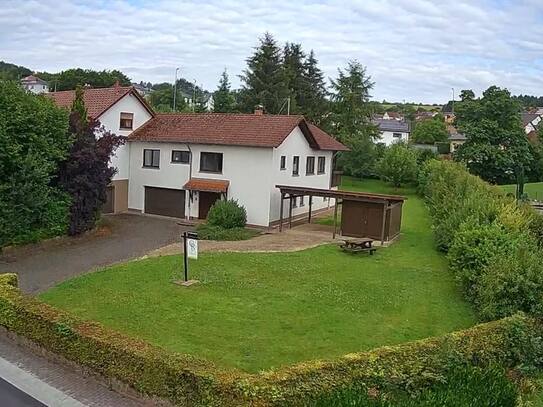 Wohnhaus mit großem Garten nahe an der Grenze Luxemburg