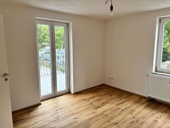 Schön sanierte Wohnung mit hochwertiger Küche, Balkon & Terrasse