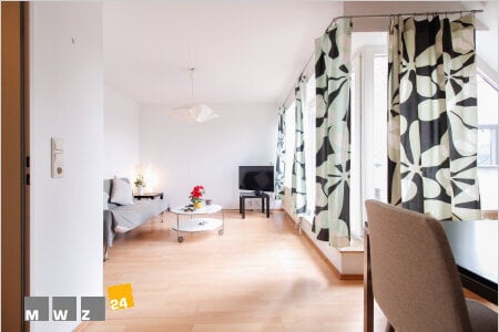 Komplett Möbliert/Furnished Accommodation in: Wersten. 2,5 Zimmer Wohnung direkt beim Südpark/