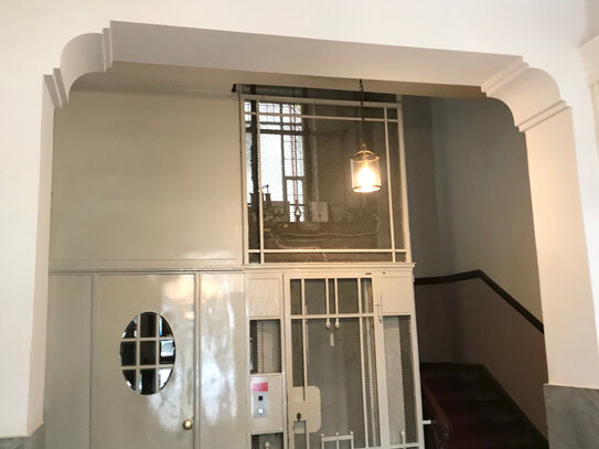 Charmante 4-Zimmer Jugendstil-Altbauwohnung mit Balkon