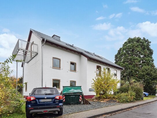 Gepflegte 4-Zimmerwohnung mit Balkon in modernisiertem 3-Familienhaus