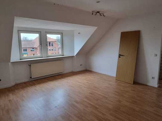 schöne 2 Zimmer Whg. in zentraler Lage