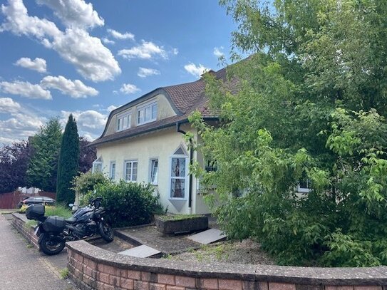 Wunderschöne traumhafte Villa mit 2 Wohneinheiten in ruhiger Lage von Saarwellingen zu verkaufen