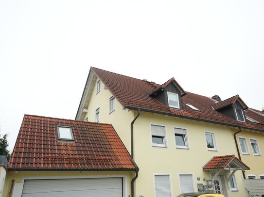 3-Zimmer Wohnung + Speicher + Garage + kleinem Garten