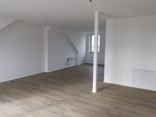 Fünfraumwohnung Erstbezug, 25m² Balkon, Fussbodenheizung, ebenerdige Dusche, Garage, Stellplatz