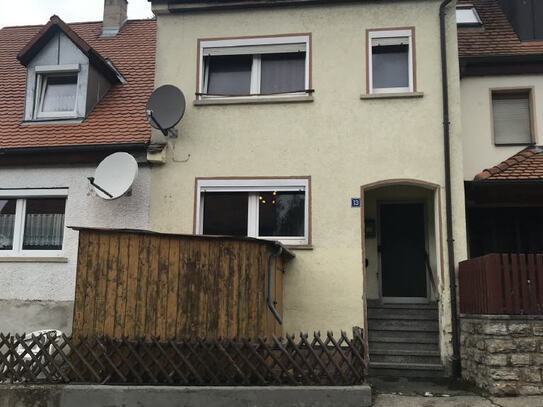 Sanierungsbedürftiges Reihenmittelhaus in Obernzenn!