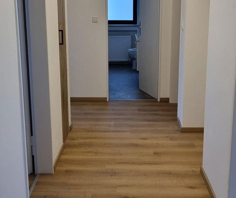 Frisch renovierte 4-Zimmer-Wohnung mit großzügigem Raumangebot