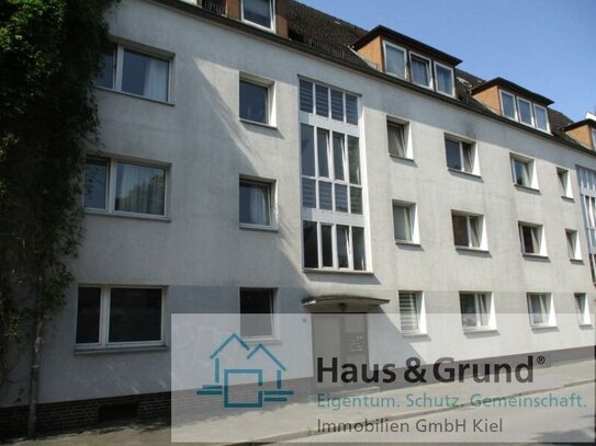 Helle 2,5-Zimmer Wohnung in der Innenstadt von Neumünster, Färberstraße 9, zu vermieten!