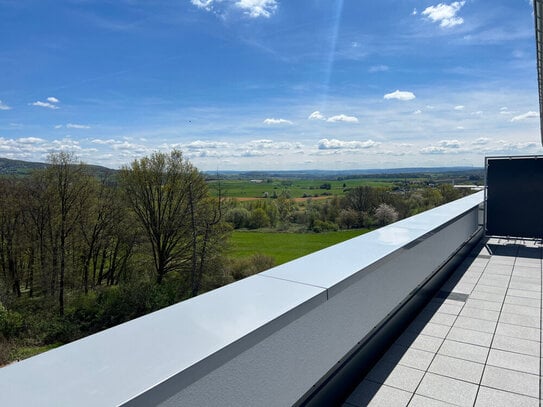 SOFORTBEZUG: TRAUMHAFTES PENTHOUSE MIT GROSSER TERRASSE UND WEITBLICK! 3 Zimmer