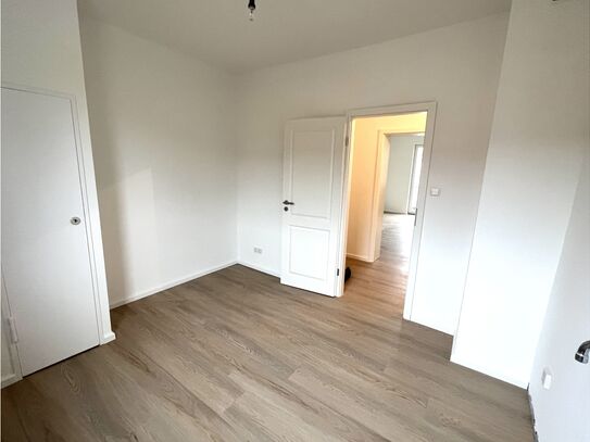 OWNR: Einziehen und Wohlfühlen - Renoviert und mit Küche! 2 Zimmerwohnung mit Balkon