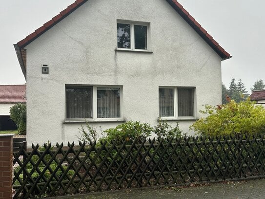 *** Ländliches Wohnhaus mit Garten ***