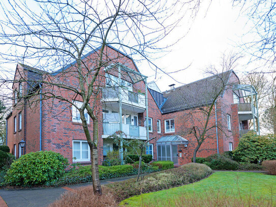 Endetage mit Balkon und Tiefgaragenstellplatz