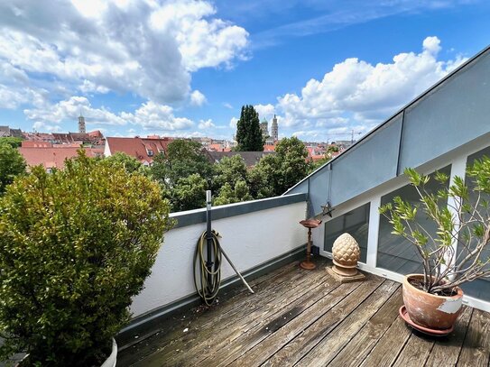 Exklusive Augsburger Innenstadtwohnung mit Dachterrasse, Balkon u. optionalem TG-Stellplatz