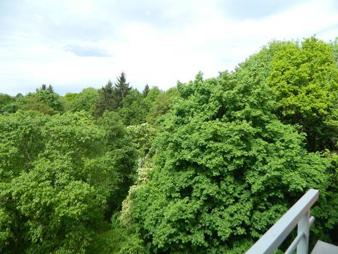 Stillvolle 3-Zimmer-Wohnung mit Balkon, Aufzug &Top-Ausstattung in Forstenried