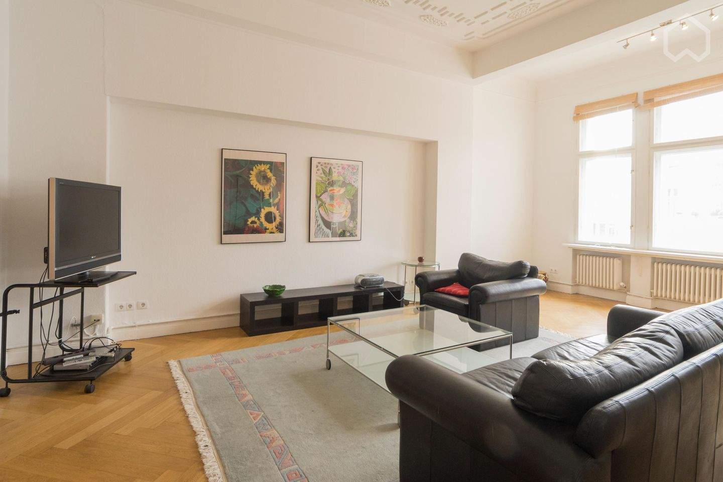 Stilvolle Wohnung auf Zeit in Parknähe - Photo 1