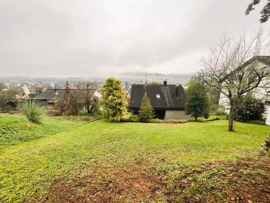 Hier könnte schon bald Ihr Traumhaus stehen: Bauplatz in Hauingen mit Mega-Ausblick