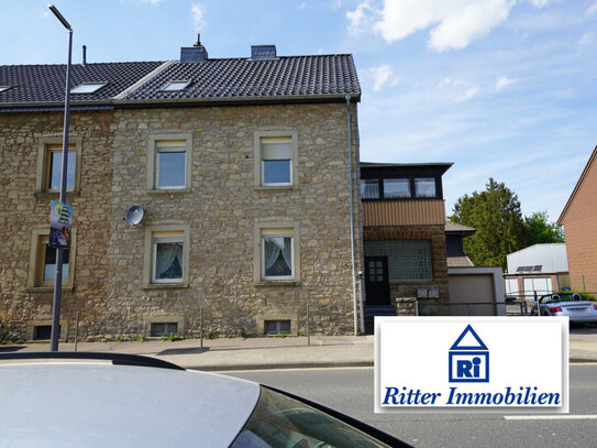 Ritter Immobilien e.K.: Großzügiges Wohnhaus mit Hof und Garage!