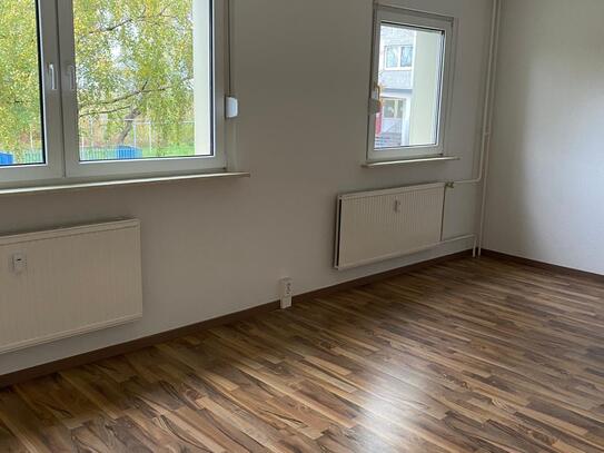 Schöne 2-Raum-Wohnung mit Balkon im EG