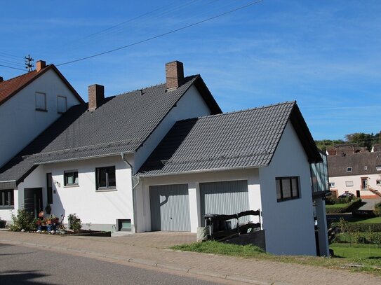 Grundsolides und modernisiertes Einfamilienhaus mit geschickter Raumaufteilung