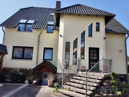 Charmantes Zweifamilienhaus in Hennigsdorf - Ideale Lage mit gepflegtem Garten