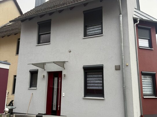 RESERVIERT !!! Charmantes Reiheneckhaus mit Garage & Stellplatz