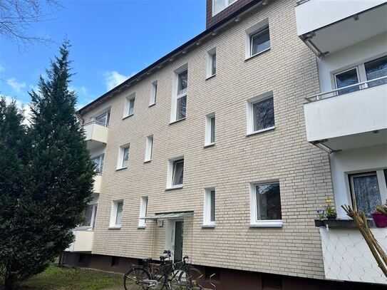 Sanierte 2-Zimmerwohnung mit Balkon in Ahrensburg