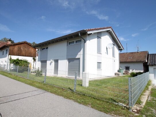 Vilshofen - Neuwertiges freistehendes Niedrigenergiehaus mit PV-Anlage - 390.000 €