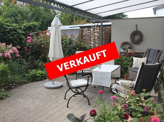 **GEMÜTLICH + SCHICK**TOP LAGE**REH mit dem Charme einer DHH**Carport**Kaminofen**Überdachte Terrasse**