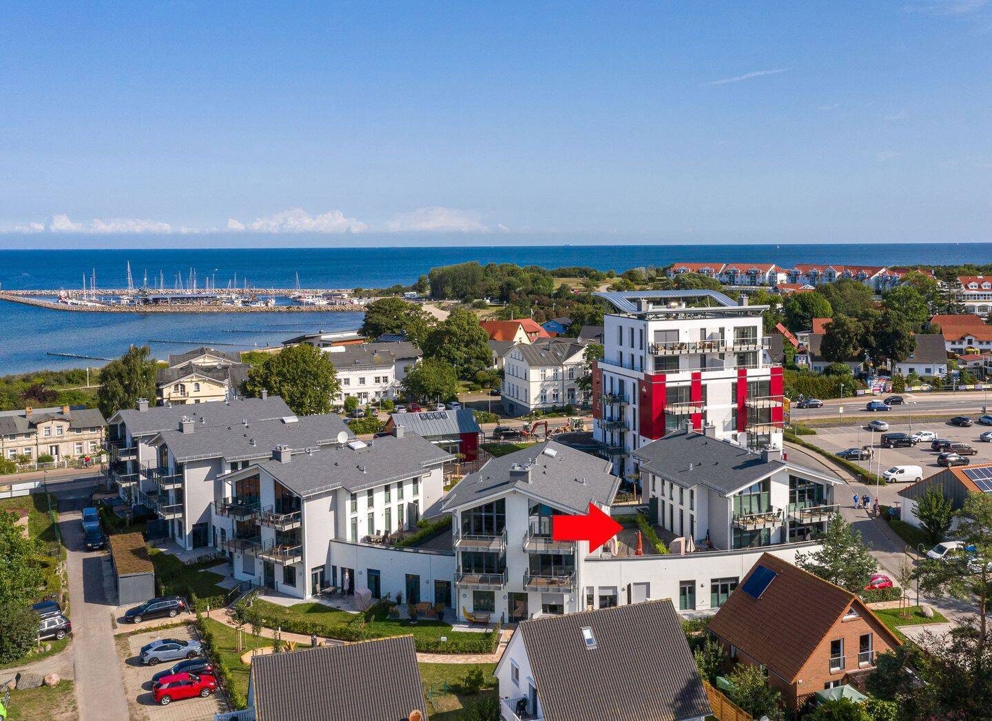 Immobilie in Glowe - Dem Meer so nah! Moderne Ferienwohnung mit großer Dachterrasse in Ostseenähe! - Bild 0