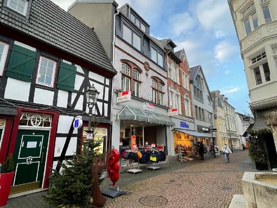 Kernsaniertes Wohn - und Geschäftshaus in der Bad Honnefer Fußgängerzone- langfristig vermietet!!