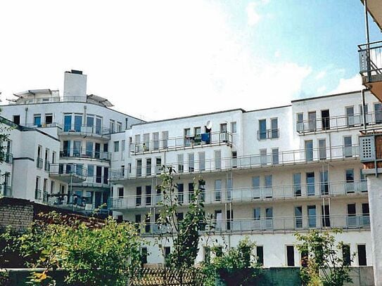 Gut geschnittene 2-Zimmer Wohnung mit großem Sonnenbalkon, Blick ins Grüne