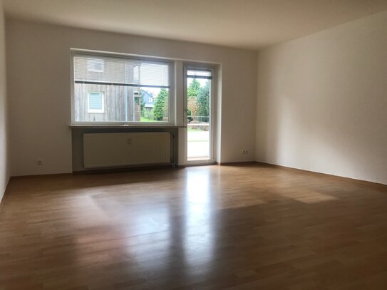 1. KALTMIETE FREI - GERÄUMIGE ERDGESCHOSSWOHNUNG mit Tageslichtbad, Balkon, sep. WC, schönem Wohnzimmer mit Essbereich