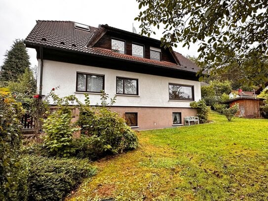 Erdgeschosswohnung mit Keller und viel Potenzial in Zweifamilienhaus auf großzügigem Grundstück in Burgthann