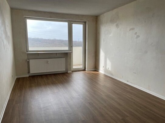 Helle 1 1/2 Zimmerwohnung mit Balkon