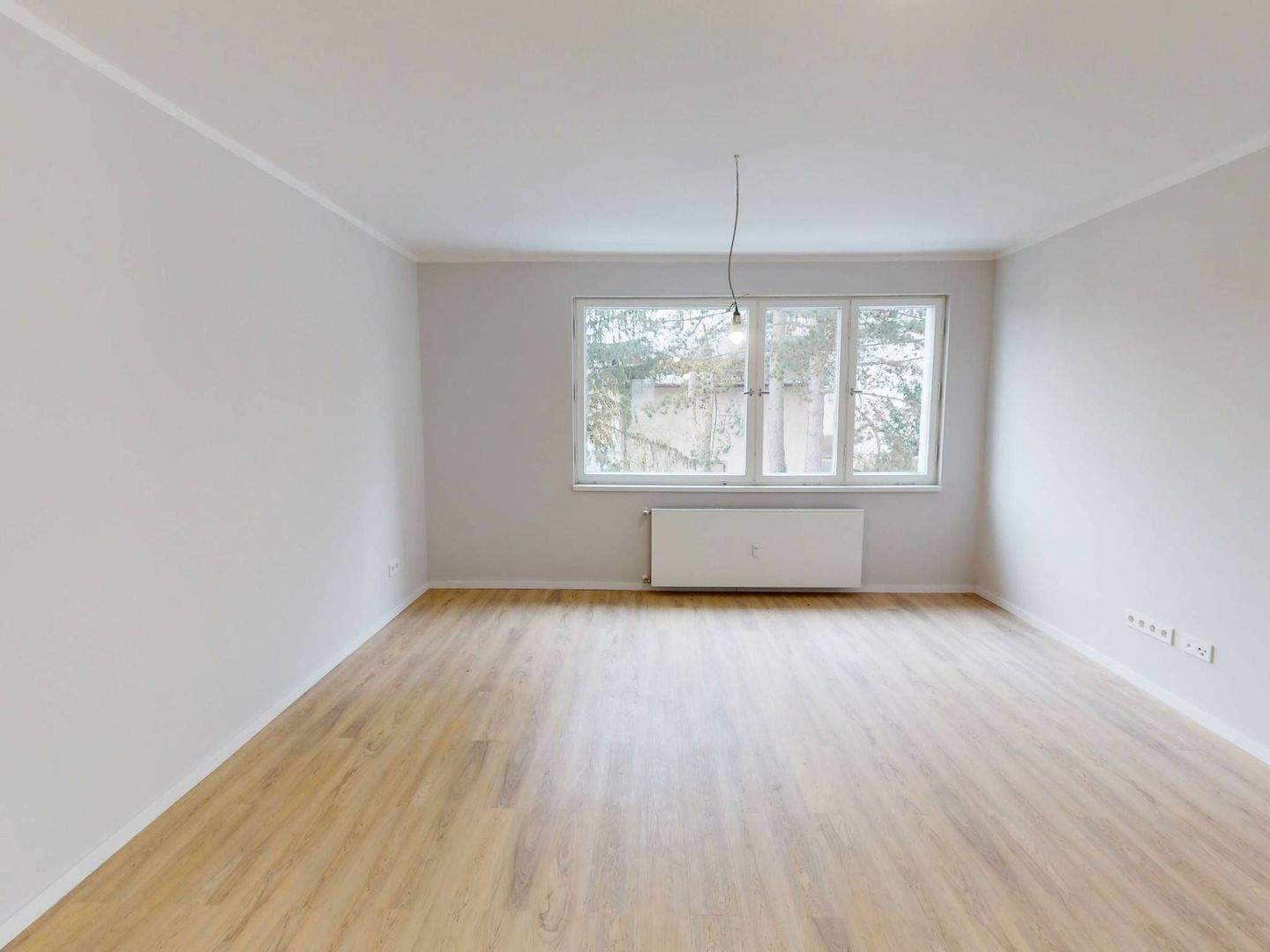 Frisch renovierte 4-Zimmer-Wohnung mit BALKON, moderner EBK und Tageslichtbad - Photo 1