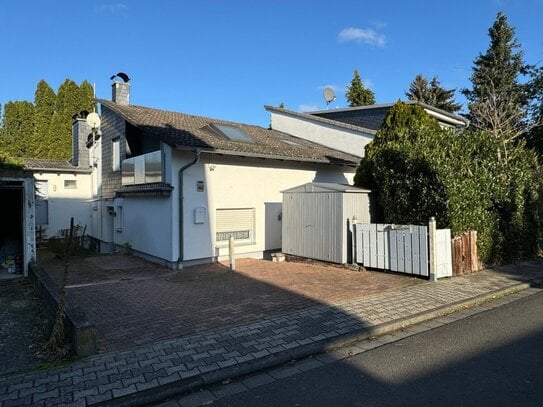 Interessante Doppelhaushälfte mit Einliegerwohnung in Nidderau-Windecken