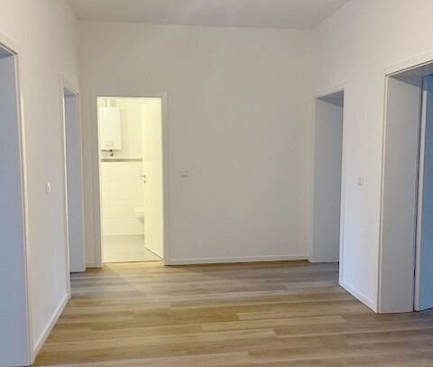 Frisch renovierte Wohnung mit Balkon! Nähe Nordfriedhof!