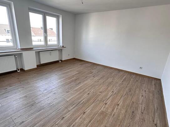 Zentrale 4,5 Zimmer Wohnung mit Aufzug - in Bahnhof Nähe !!